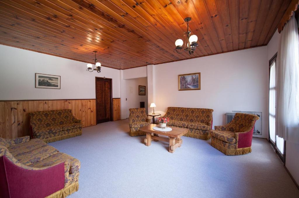 Regina Hotel 2*